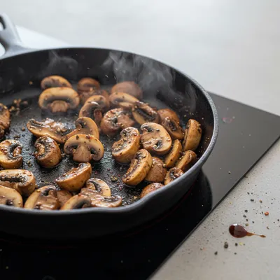 Miso Udon Noodle Soup with Teriyaki Mushrooms - cooking process